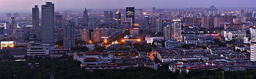 《如龙8》地图是7的三倍大 各主要地区介绍